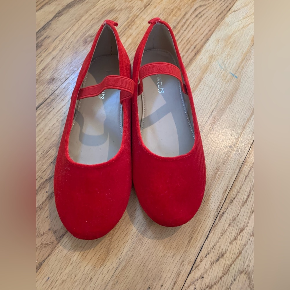 Crewcut girls size 1 NWOT bright red velvet Maryjanes